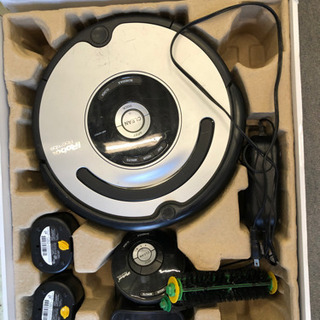 【ジャンク品・未清掃・現状渡し】※要充電池交換※iRobot Roomba 自動掃除機 ルンバ 577 シルバーの画像
