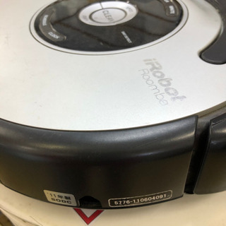 【ジャンク品・未清掃・現状渡し】※要充電池交換※iRobot Roomba 自動掃除機 ルンバ 577 シルバーの画像
