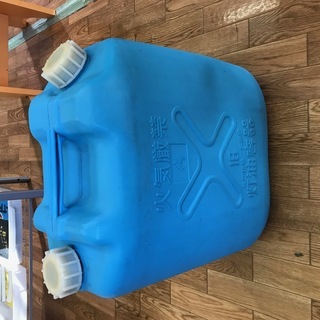 灯油タンク（ポリエチレン缶）