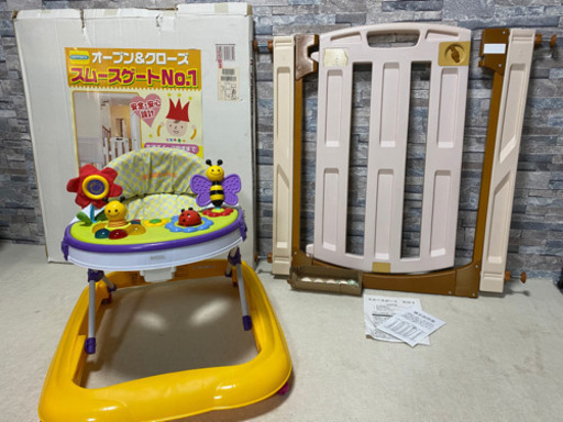【受渡し者決定済】ベビーゲート　歩行器　セット
