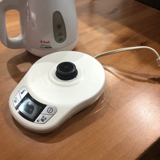 ティファール 電気ケトル 0.8L アプレシア エージー・プラス コントロール パールホワイト KO6201JPの画像