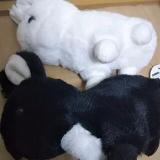 白うさぎ 黒うさぎ ぬいぐるみ2羽セットの画像
