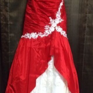 映える！真っ赤なカラードレス　マーメイド　　ハートカット　ウェディング