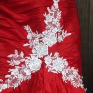 映える！真っ赤なカラードレス　マーメイド　　ハートカット　ウェディングの画像