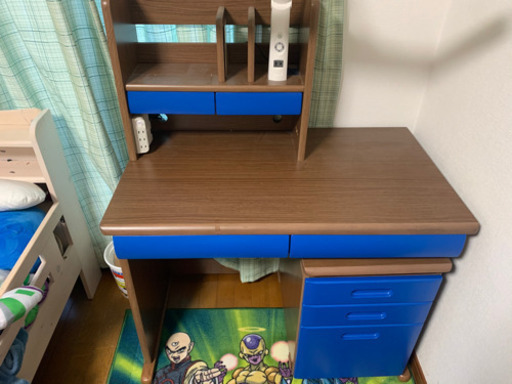 ニトリの勉強机