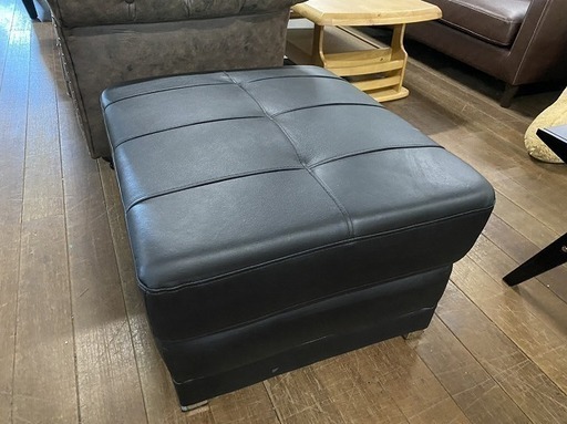 本革のオットマンです！5980円は値打ちあります！1台限りの現品です。他にもどんどんソファーを仕入れます♪やったります！