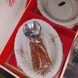 スプーンとカレー皿のセットお話中です
