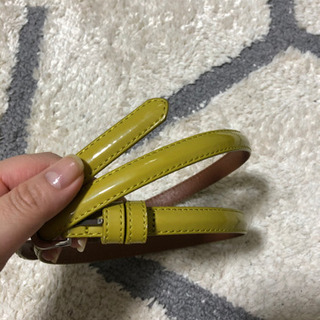 バナナリパブリックの女性用細いベルトの画像