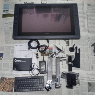 液タブ✕モニタアームセット Cintiq22HD touch 液晶ペンタブレットの画像