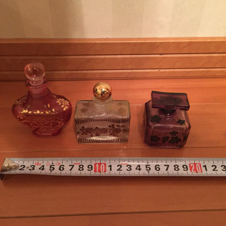 アンティーク調の小瓶1個の画像
