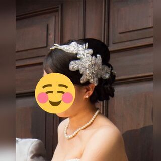 アップの髪型をキレイに魅せる　キラキラ　ヘアアクセ　ウェディング　成人式の画像