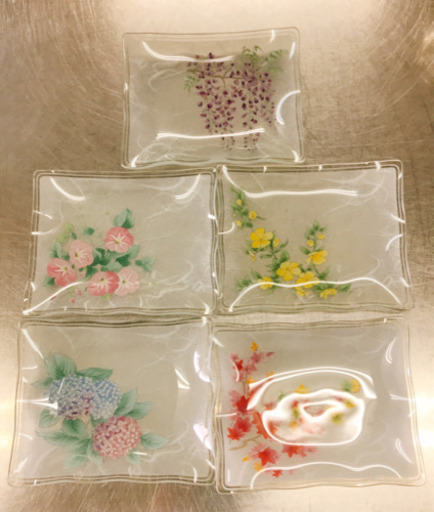 季節の花　ガラス皿
