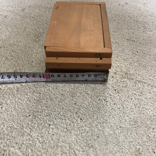 木製餌入れの画像