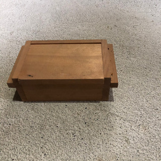 木製餌入れの画像