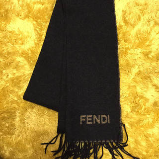 FENDIマフラー