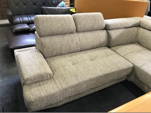 ヘッド部分可動式！！　Ｌ字ソファー　２９，９８０円（税別）