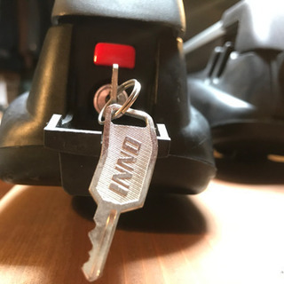 【INNO】 RH485 ルーフレール付車用 スノーボード/スキー用 システムキャリアの画像