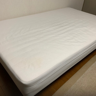 セミダブルのベッドお譲りします。