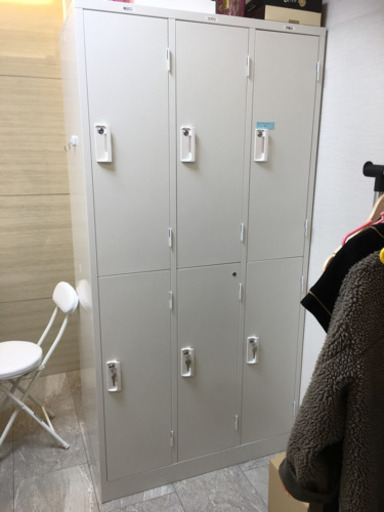ロッカー　二段三列　1.5年使用　若干傷あり