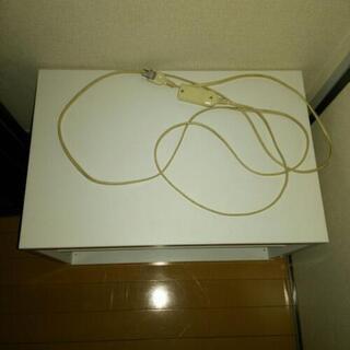急募！白の収納棚。