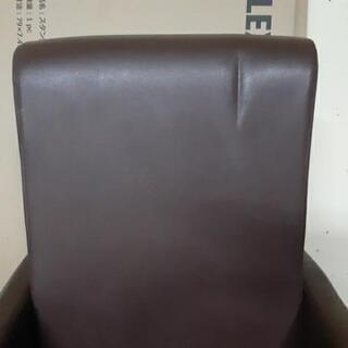牛革カウンターチェアーの画像