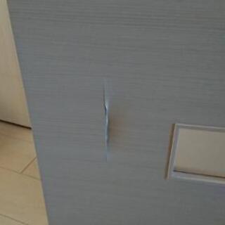割れた木ドアのリペアできる人