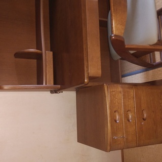 学習机（取り外し可能な上本棚、ワゴン、椅子付）の画像