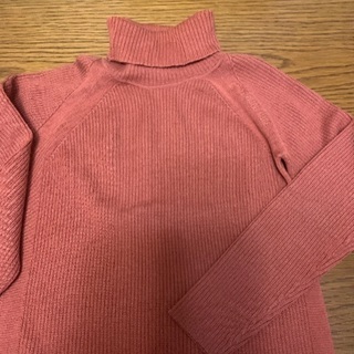 【譲ります】キッズハイネックセーターの画像