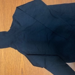 【譲ります】キッズハイネック黒セーターの画像