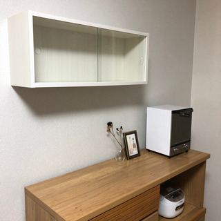 【極上美品】ウォールシェルフ ガラス 飾り棚 壁掛け ガラス扉付...