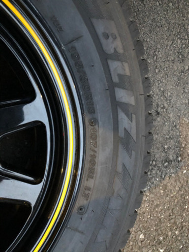 ハイエース用5zigen KOMAホイールとスタッドレスブリジストンブリザックVL1 4本セット