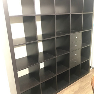 IKEAの木製本棚