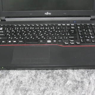 富士通 LIFEBOOK A574/KW / Celeron 2950Mの画像
