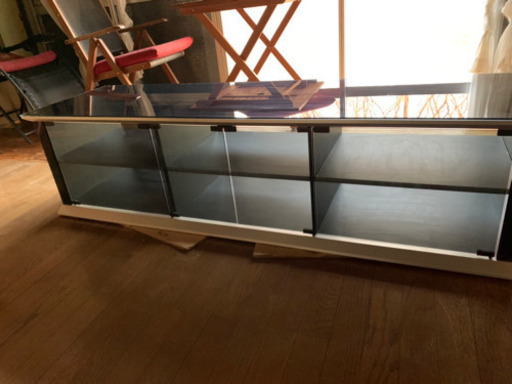 ガラスのテレビボード 大型TV