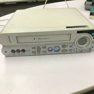 シャープ　ビデオカセットプレーヤーの画像