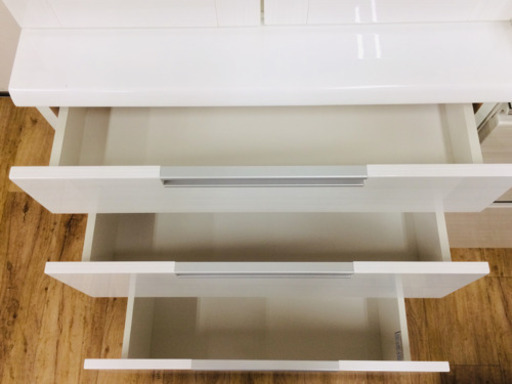 取りに来れる方限定！2枚扉食器棚入荷しました！