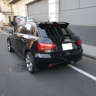 アウディＡ1スポーツバッグ1.4Ｔ　スポーツパッケージ　Ｈ24　車検3年6月　走行49000キロ　純正ＨＤＤナビ＆フルセグＴＶ　ドライブレコーダー　ハーフレザースポーツシート＆17インチアルミ　キセノン　アイドルストップ　スマートキーの画像