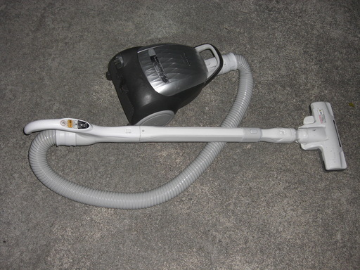 パナソニック 電気掃除機紙パック式 2016年製 MC-PL16GE2-S
