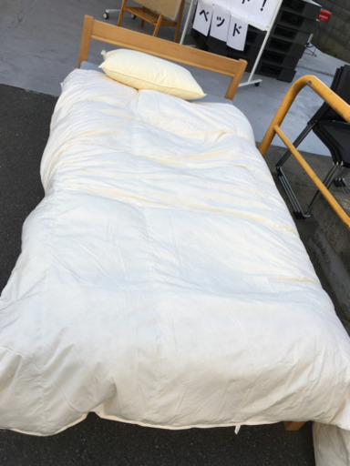 ☆さいたま市桜区より☆ほぼ未使用☆シングルベッド+マットレス+羽毛布団+枕