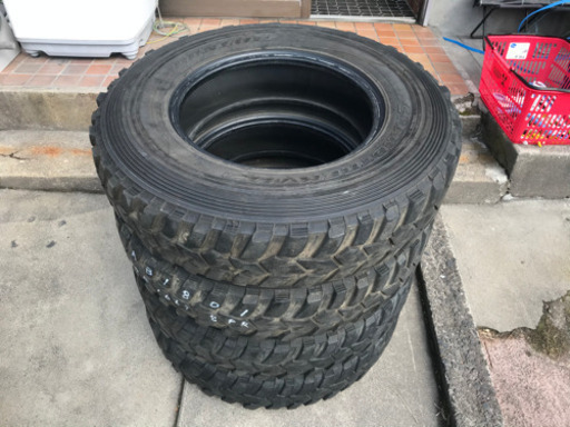 ジムニーなどに　タイヤダンロップ　MTタイヤ　グラントレック　7.00R16