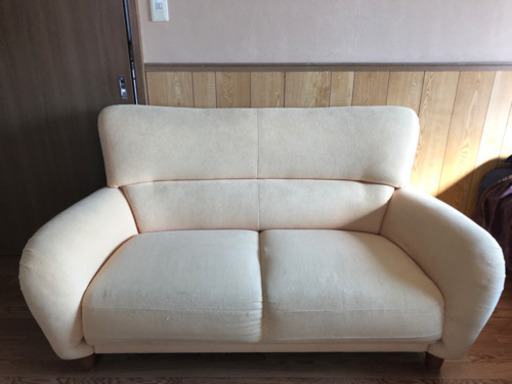 他で交渉中ですが、こちらを優先するようにしたいと思っております。高級家具メーカーmaruni（マルニ）2人掛けソファ