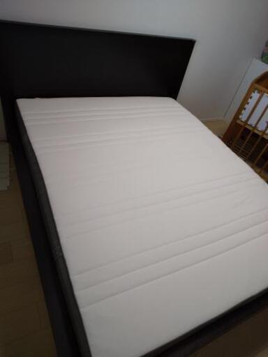 クイーンサイズベッド マットレス美品