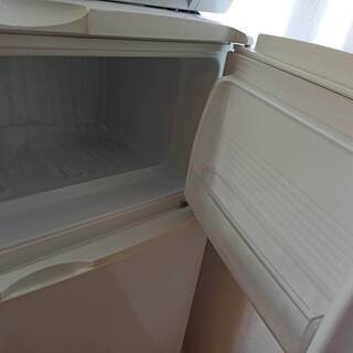 三洋 2ドア冷蔵庫 SR-YM110 109リットル 2011年製の画像