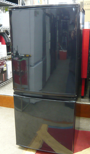 札幌 137L 2015年製 ２ドア冷蔵庫 シャープ 黒 ブラック SJ-D14A 新生活 新社会人 学生 単身 一人暮らし 100Lクラス