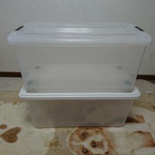 値下げしました。押し入れ収納 衣装ケース？４つの画像