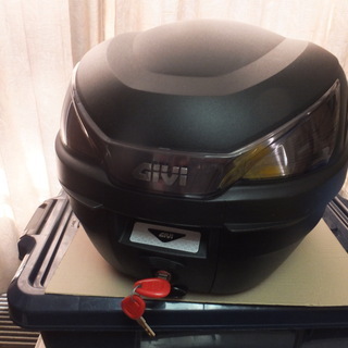 早い者勝ち！　GIVI B27N2D トップケース リアボックス...
