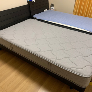 ニトリ　セミダブル　ベッド(マットレス付)