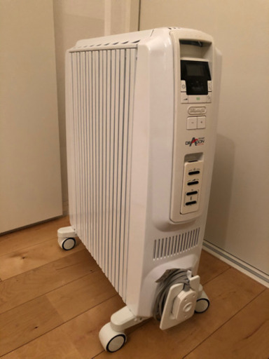 良品　デロンギ　オイルヒーター　TDD0915W