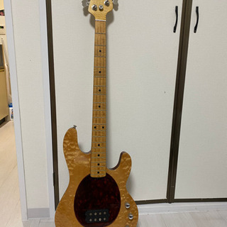 取引決まりました、MUSIC MAN StingRay 20th...