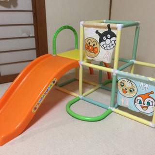 アンパンマンジャングルジム・滑り台（交渉中）